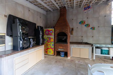 Casa à venda com 320m², 3 quartos e 3 vagas