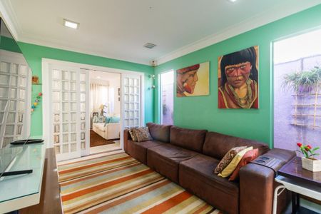 Casa à venda com 320m², 3 quartos e 3 vagas