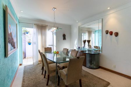 Casa à venda com 320m², 3 quartos e 3 vagas