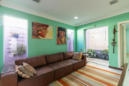 Casa à venda com 320m², 3 quartos e 3 vagas