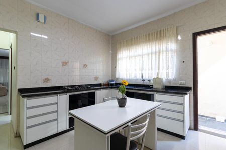 Casa à venda com 194m², 3 quartos e 2 vagas