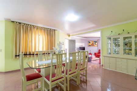 Casa à venda com 659m², 3 quartos e 6 vagas