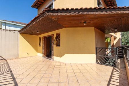 Casa à venda com 659m², 3 quartos e 6 vagas