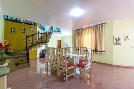 Casa à venda com 659m², 3 quartos e 6 vagas