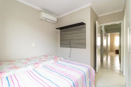 Casa de Condomínio à venda com 3 quartos, 220m² em Santa Teresinha, São Paulo