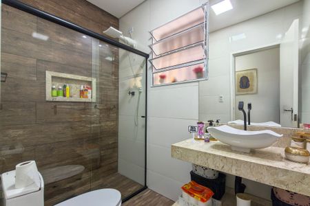 Casa para alugar com 75m², 2 quartos e 3 vagas Casa para alugar com 75m², 2 quartos e 3 vagasBanheiro