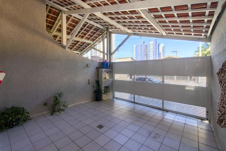 Casa para alugar com 75m², 2 quartos e 3 vagas Casa para alugar com 75m², 2 quartos e 3 vagasGaragem