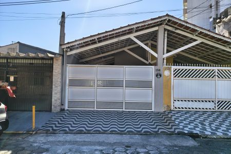 Fachada de casa para alugar com 2 quartos, 75m² em Vila Caiçara, Praia Grande