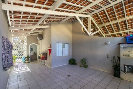 Garagem de casa para alugar com 2 quartos, 75m² em Vila Caiçara, Praia Grande