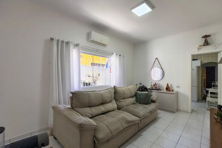 Casa para alugar com 75m², 2 quartos e 3 vagas Casa para alugar com 75m², 2 quartos e 3 vagasSala