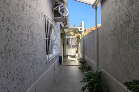 Corredor lateral de casa para alugar com 2 quartos, 75m² em Vila Caiçara, Praia Grande