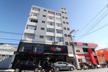 Fachada de apartamento para alugar com 1 quarto, 50m² em Centro, Uberlândia