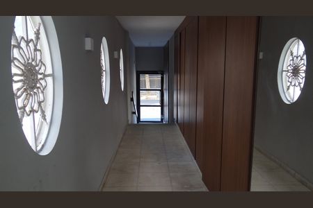 Hall de entrada de apartamento para alugar com 3 quartos, 67m² em Barra da Tijuca, Rio de Janeiro