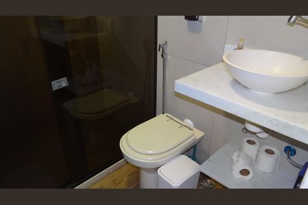 Banheiro quarto 2 de apartamento para alugar com 3 quartos, 67m² em Barra da Tijuca, Rio de Janeiro
