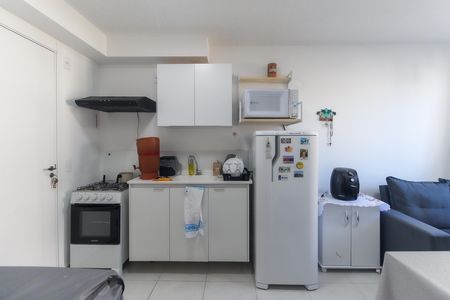 Sala - Cozinha de apartamento para alugar com 1 quarto, 32m² em Vila Carmosina, São Paulo