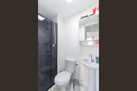 Banheiro de apartamento para alugar com 1 quarto, 32m² em Vila Carmosina, São Paulo