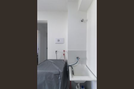 Sala - Cozinha de apartamento para alugar com 1 quarto, 32m² em Vila Carmosina, São Paulo