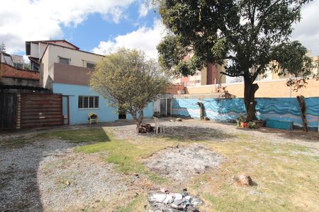 Casa para alugar com 170m², 3 quartos e 6 vagasQuintal