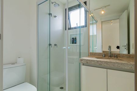 Banheiro de kitnet/studio para alugar com 1 quarto, 22m² em Perdizes, São Paulo