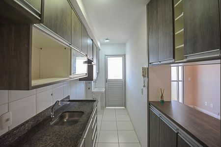 Apartamento à venda com 54m², 2 quartos e 1 vaga Apartamento à venda com 54m², 2 quartos e 1 vagaCozinha e Área de Serviço