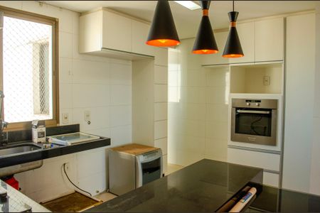Cozinha de apartamento para alugar com 3 quartos, 126m² em Jardim Goiás, Goiânia