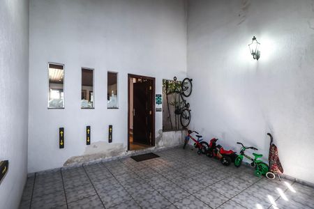 Garagem de casa à venda com 3 quartos, 200m² em Ipiranga, São Paulo