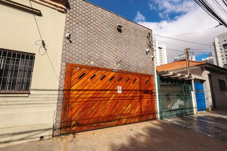 Fachada de casa à venda com 3 quartos, 200m² em Ipiranga, São Paulo