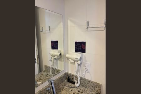 Detalhe do banheiro de kitnet/studio à venda com 1 quarto, 17m² em Rebouças, Curitiba