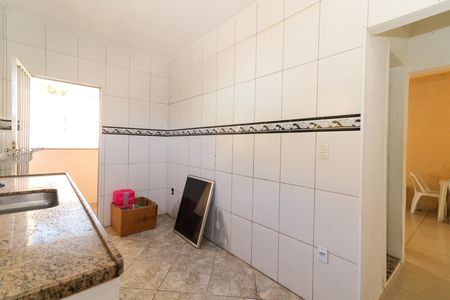 Cozinha de apartamento para alugar com 2 quartos, 60m² em Realengo, Rio de Janeiro