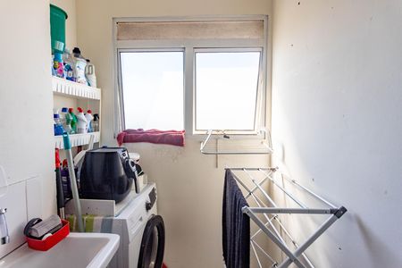 Área de serviço de apartamento à venda com 2 quartos, 43m² em Canhema, Diadema