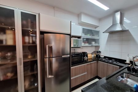 Cozinha de apartamento à venda com 2 quartos, 50m² em Vila Assunção, Santo André