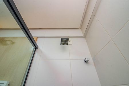 Banheiro Social de apartamento à venda com 3 quartos, 73m² em Santa Maria Goretti, Porto Alegre