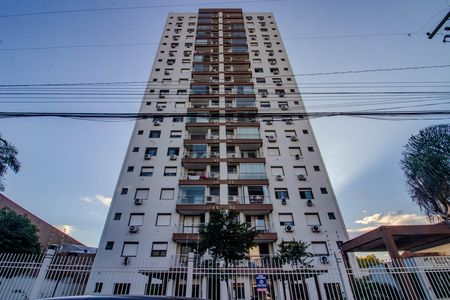 Fachada de apartamento à venda com 3 quartos, 73m² em Santa Maria Goretti, Porto Alegre