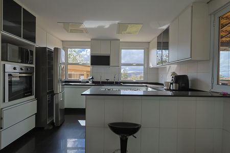 Casa de condomínio para alugar com 380m², 4 quartos e 4 vagas