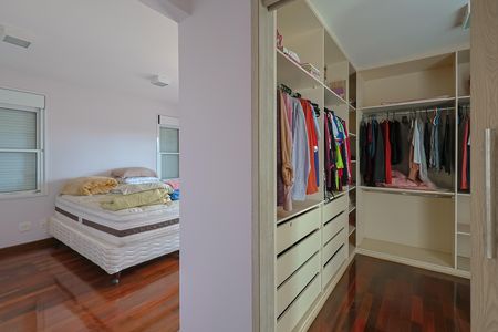 Casa de condomínio para alugar com 380m², 4 quartos e 4 vagas