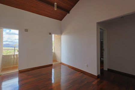 Casa de condomínio para alugar com 380m², 4 quartos e 4 vagas