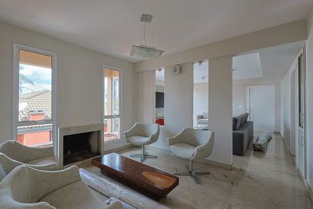 Casa de condomínio para alugar com 380m², 4 quartos e 4 vagas