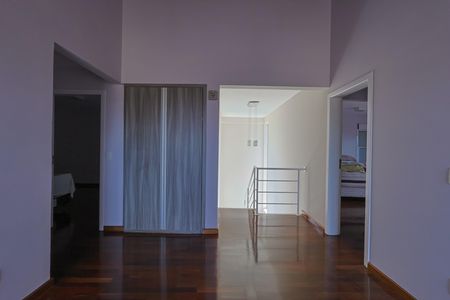 Casa de condomínio para alugar com 380m², 4 quartos e 4 vagas