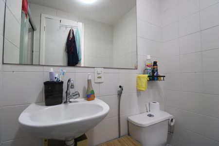 Apartamento à venda com 74m², 3 quartos e 1 vagaBanheiro da suíte