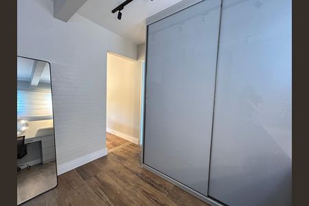 Casa de condomínio para alugar com 100m², 2 quartos e 2 vagas Casa de condomínio para alugar com 100m², 2 quartos e 2 vagasSuíte closet