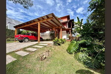 Casa de condomínio para alugar com 100m², 2 quartos e 2 vagas Casa de condomínio para alugar com 100m², 2 quartos e 2 vagasFachada