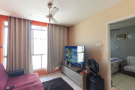 Sala de casa à venda com 2 quartos, 80m² em Venda da Cruz, São Gonçalo