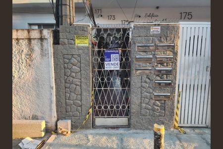 Fachada de casa à venda com 2 quartos, 80m² em Venda da Cruz, São Gonçalo