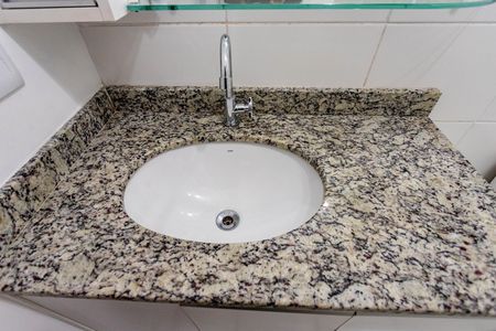 Banheiro  de apartamento para alugar com 2 quartos, 52m² em Taboão, São Bernardo do Campo