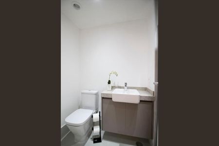 Banheiro de kitnet/studio para alugar com 1 quarto, 20m² em Vila Nova Conceição, São Paulo