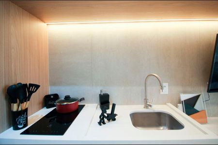 Cozinha de kitnet/studio para alugar com 1 quarto, 20m² em Vila Nova Conceição, São Paulo