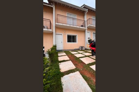 Casa de condomínio para alugar com 48m², 2 quartos e 2 vagas Casa de condomínio para alugar com 48m², 2 quartos e 2 vagasFachada