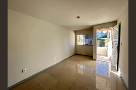 Casa para alugar com 67m², 2 quartos e 1 vagaSala