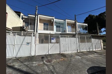 Casa para alugar com 67m², 2 quartos e 1 vagaFachada + placa