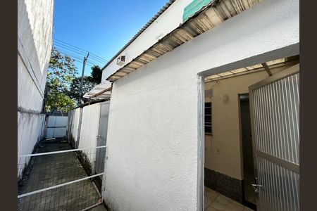 Casa para alugar com 67m², 2 quartos e 1 vagaÁrea externa